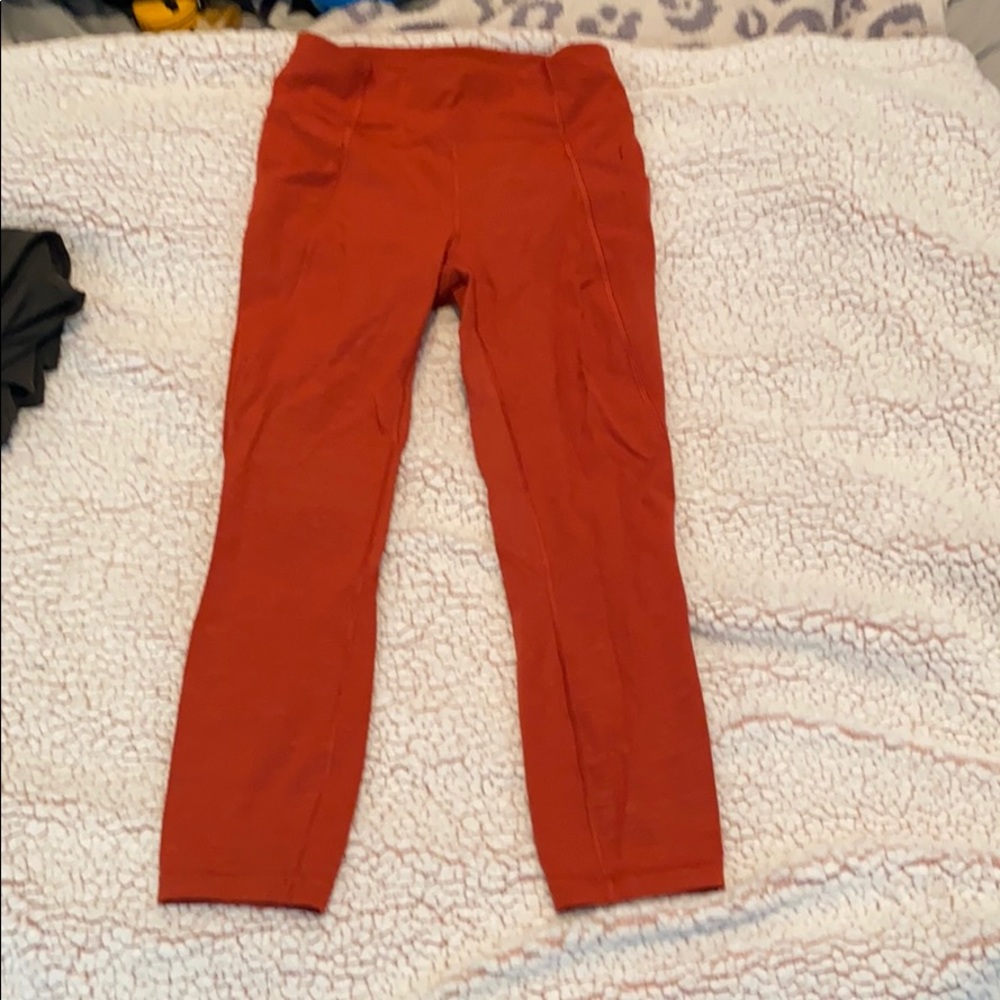 Lululemon cropped 23’ time to sweat